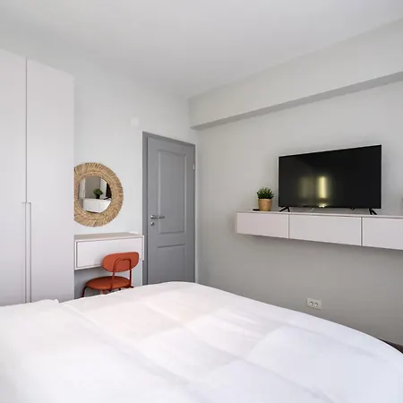 Dreamy Sanctuary Center View Apartment